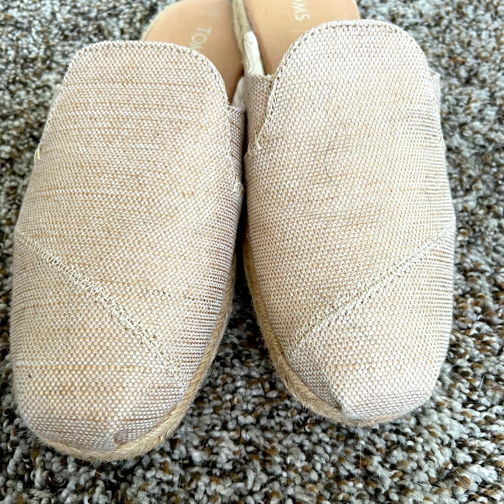 Toms Nova Woven Slip on Mule in Rose Gold Size 6.5W